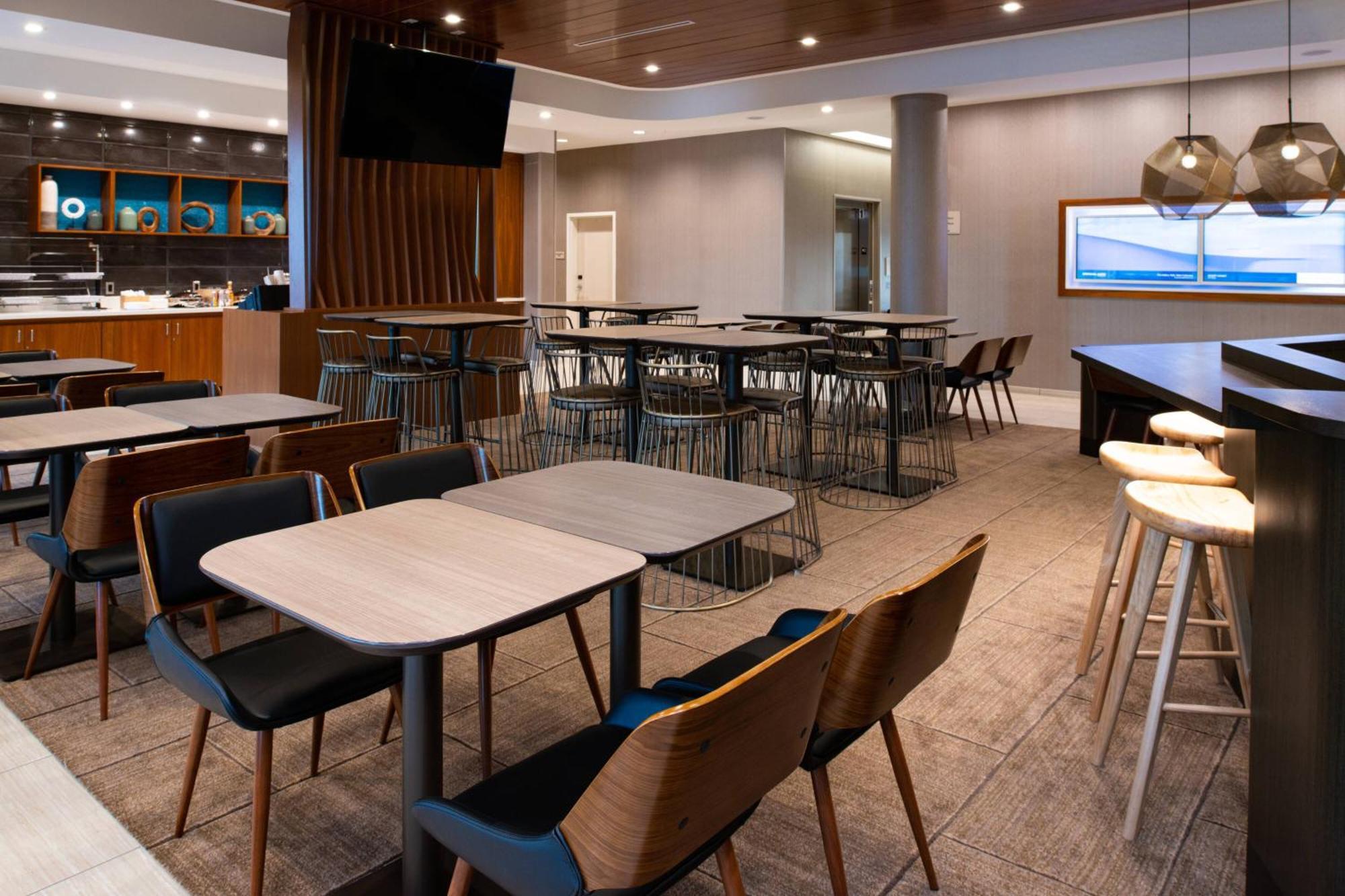 Springhill Suites By Marriott Kansas City Northeast Экстерьер фото