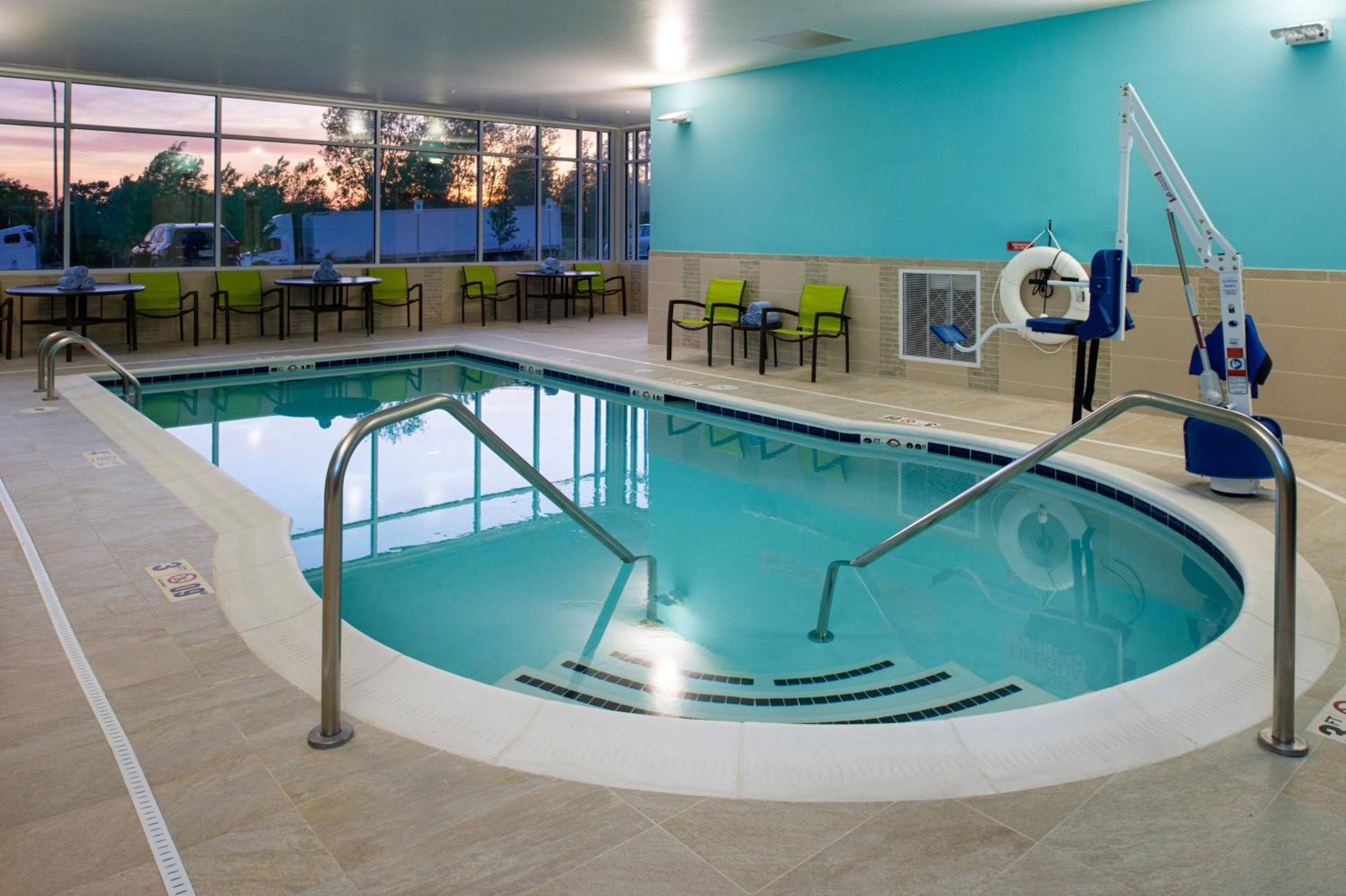 Springhill Suites By Marriott Kansas City Northeast Экстерьер фото