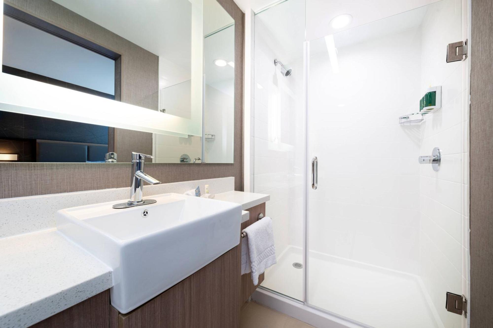 Springhill Suites By Marriott Kansas City Northeast Экстерьер фото