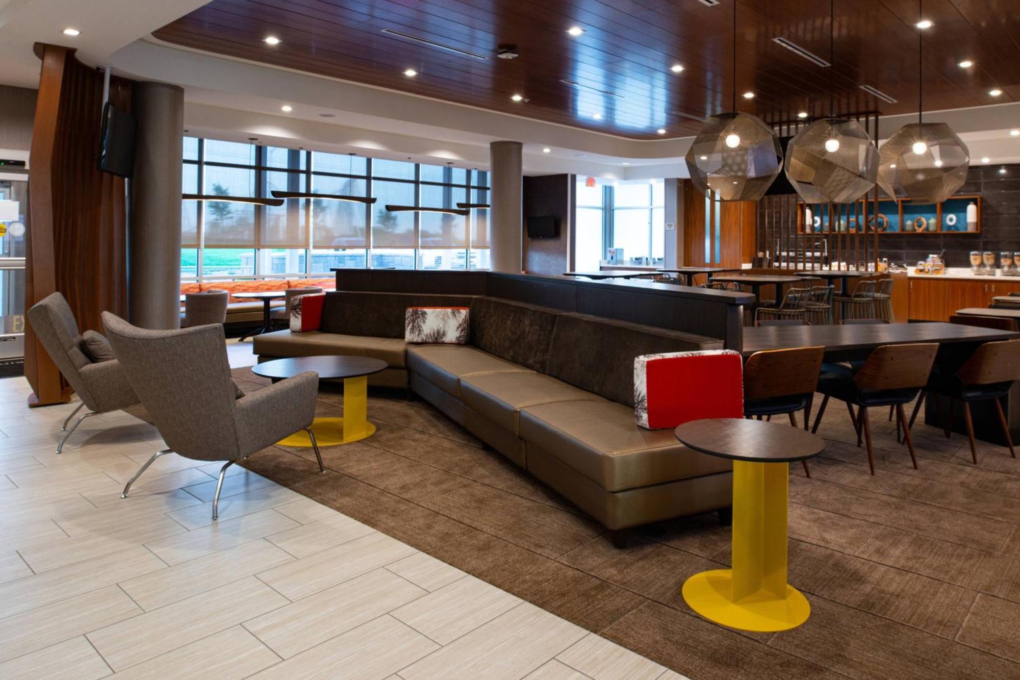 Springhill Suites By Marriott Kansas City Northeast Экстерьер фото